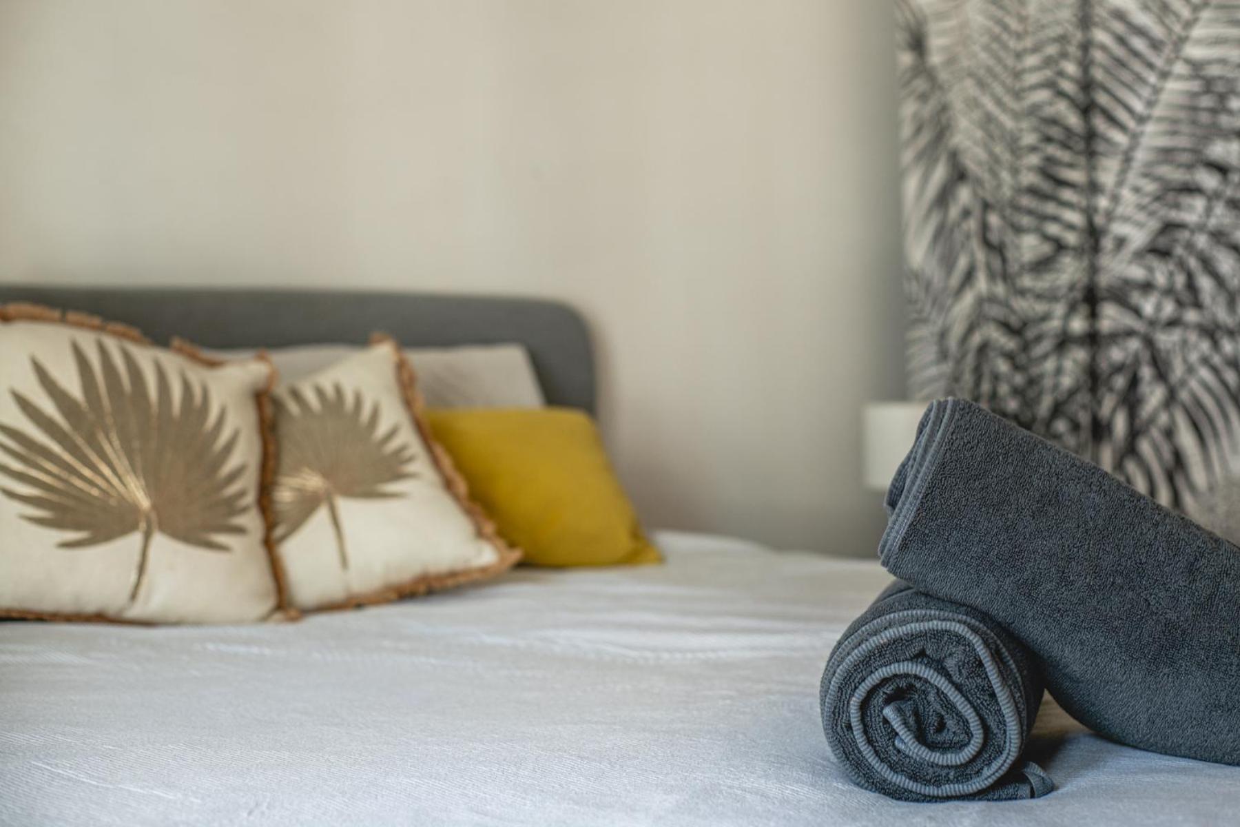 Le Nid - Hyper Centre Cholet - 25 Min Puy Du Fou Apartment Ngoại thất bức ảnh