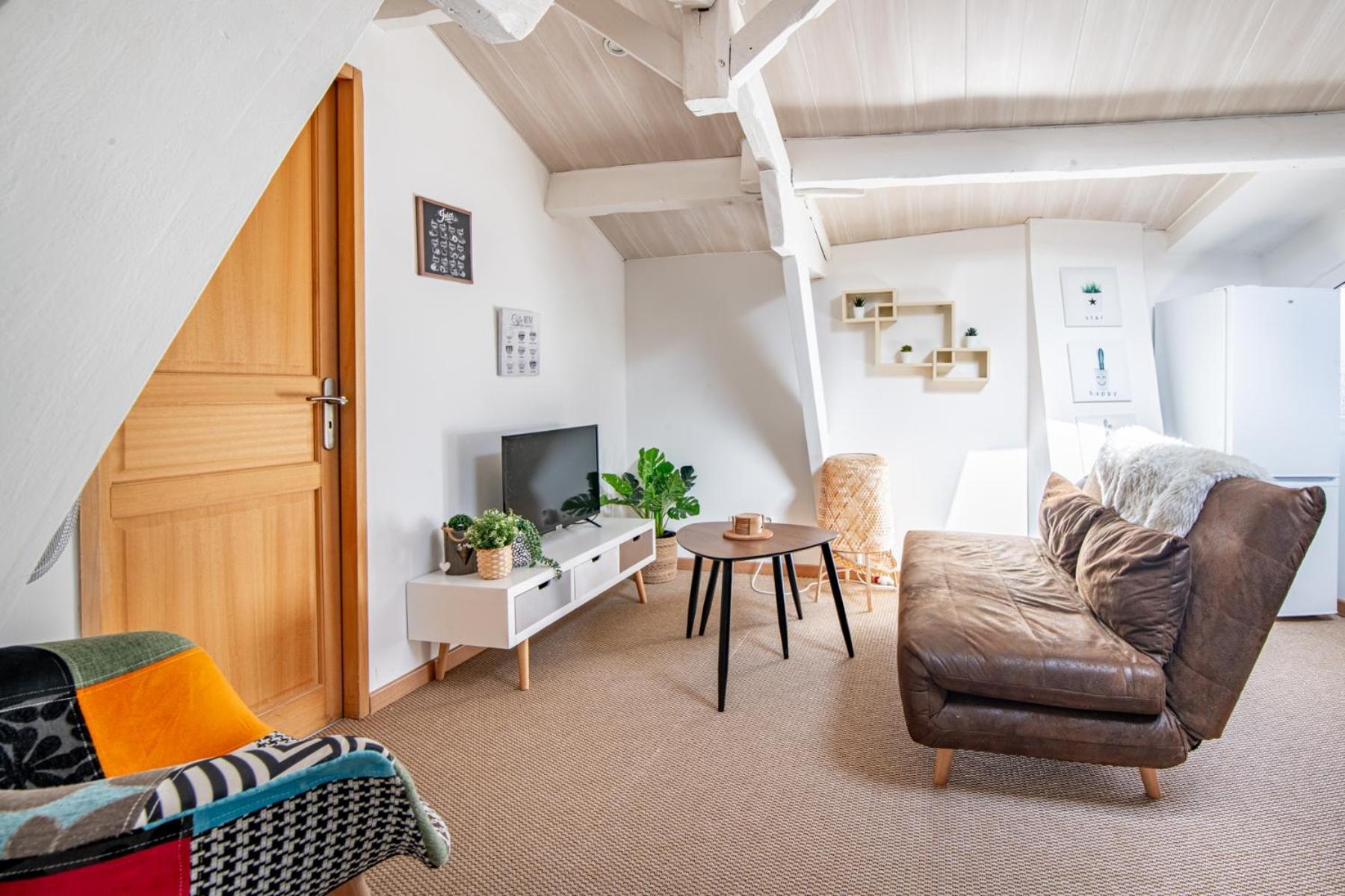 Le Nid - Hyper Centre Cholet - 25 Min Puy Du Fou Apartment Ngoại thất bức ảnh