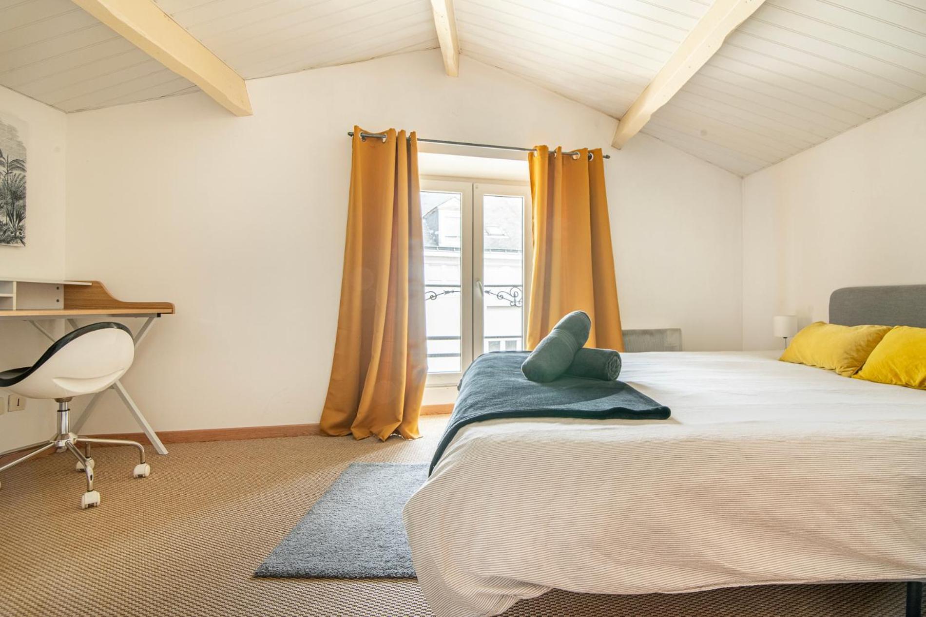 Le Nid - Hyper Centre Cholet - 25 Min Puy Du Fou Apartment Ngoại thất bức ảnh